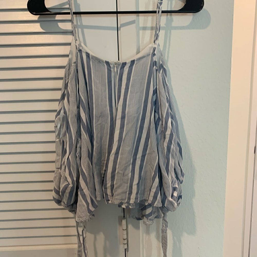 She + Sky Vertical Striped Cold Shoulder Top - Picture 5 of 6